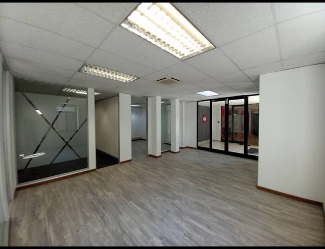 360M² OFFICE TO LET IN BRYANSTON
